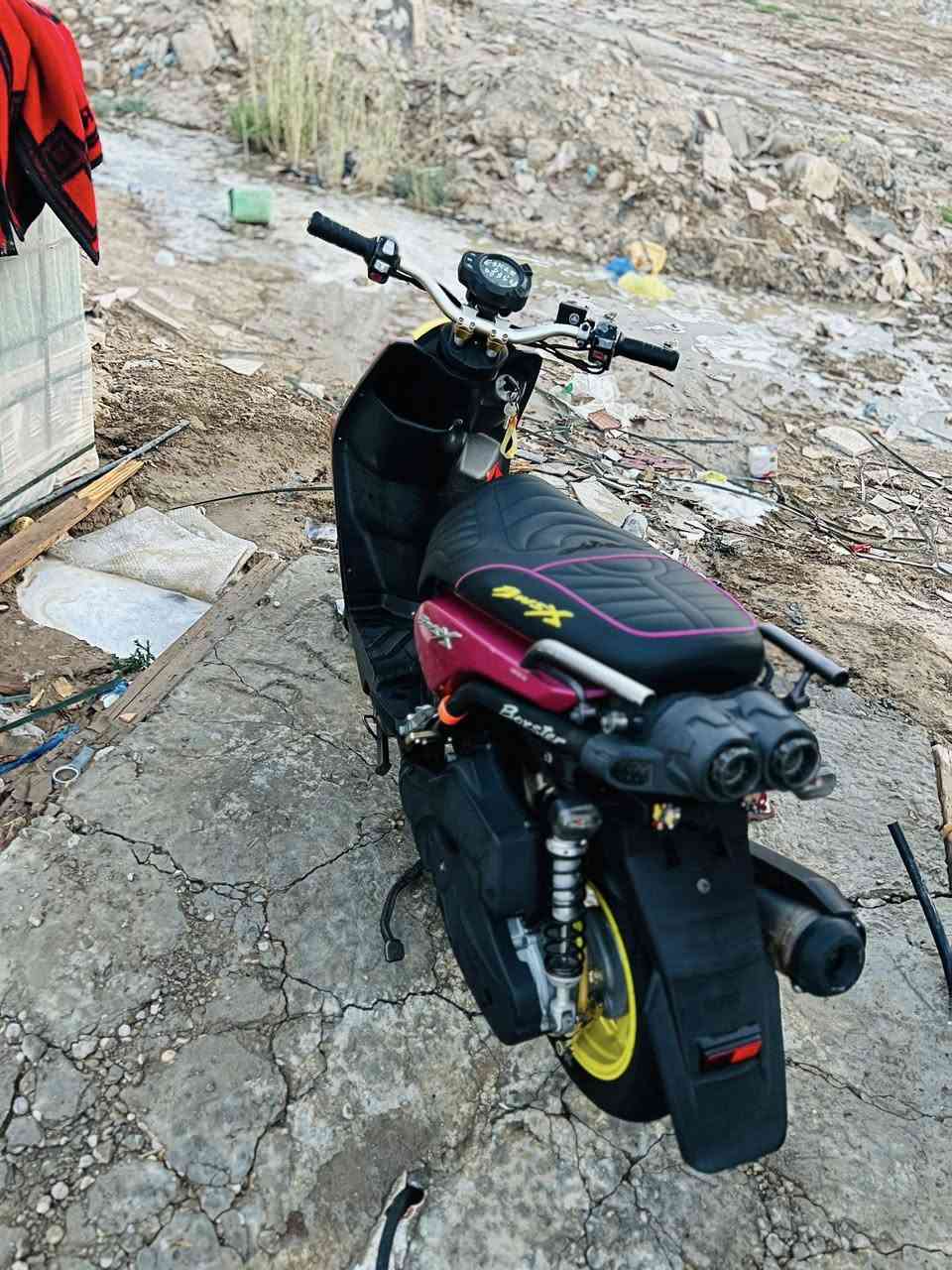 للبيع سكنس جبلي كامله ما بيه اي نقص وبيها قطع رياضيه كلجات وصدر امامي ودبلات خلفيه سبايدر ستيرن يدات رقم ***********
