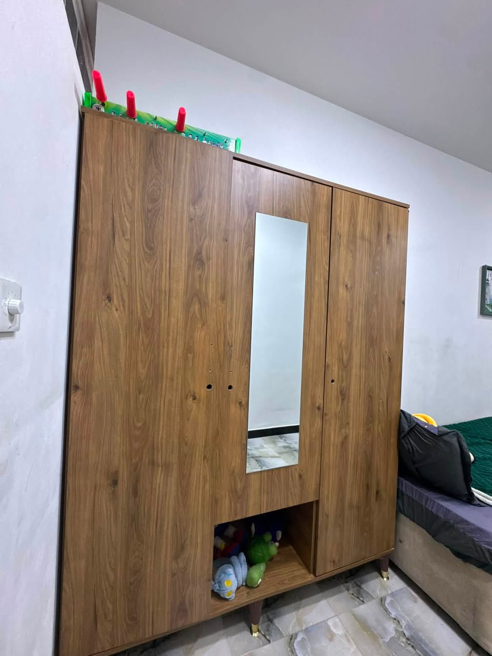 (بسم الله الرحمن الرحيم) من رخصت مدير الكروب
_عندي اثاث منزلي للبيع للاستفسار :***********
***********
