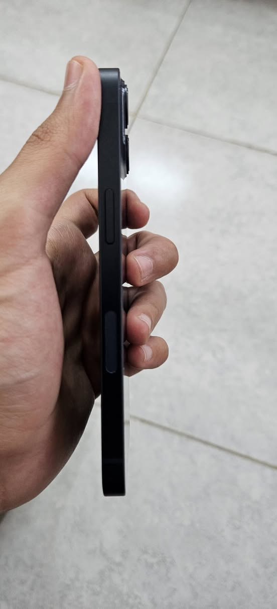 ايفون 13 العادي امريكي 
بطارية 100 
ذاكرة 128
نموذج M
نظافة 100%
ملحقاته : كارتون + كيبل اصلي
بعده بضمان شركة أبل
مستعمل 3 اسابيع او أقل 
قفله 500. 
مكاني نجف توصيل ما عندي.


**إذا كنت صاحب هذا الإعلان وتريد حذفه لأي سبب، رجاءا أرسل رسالة إلى الدعم الفني**