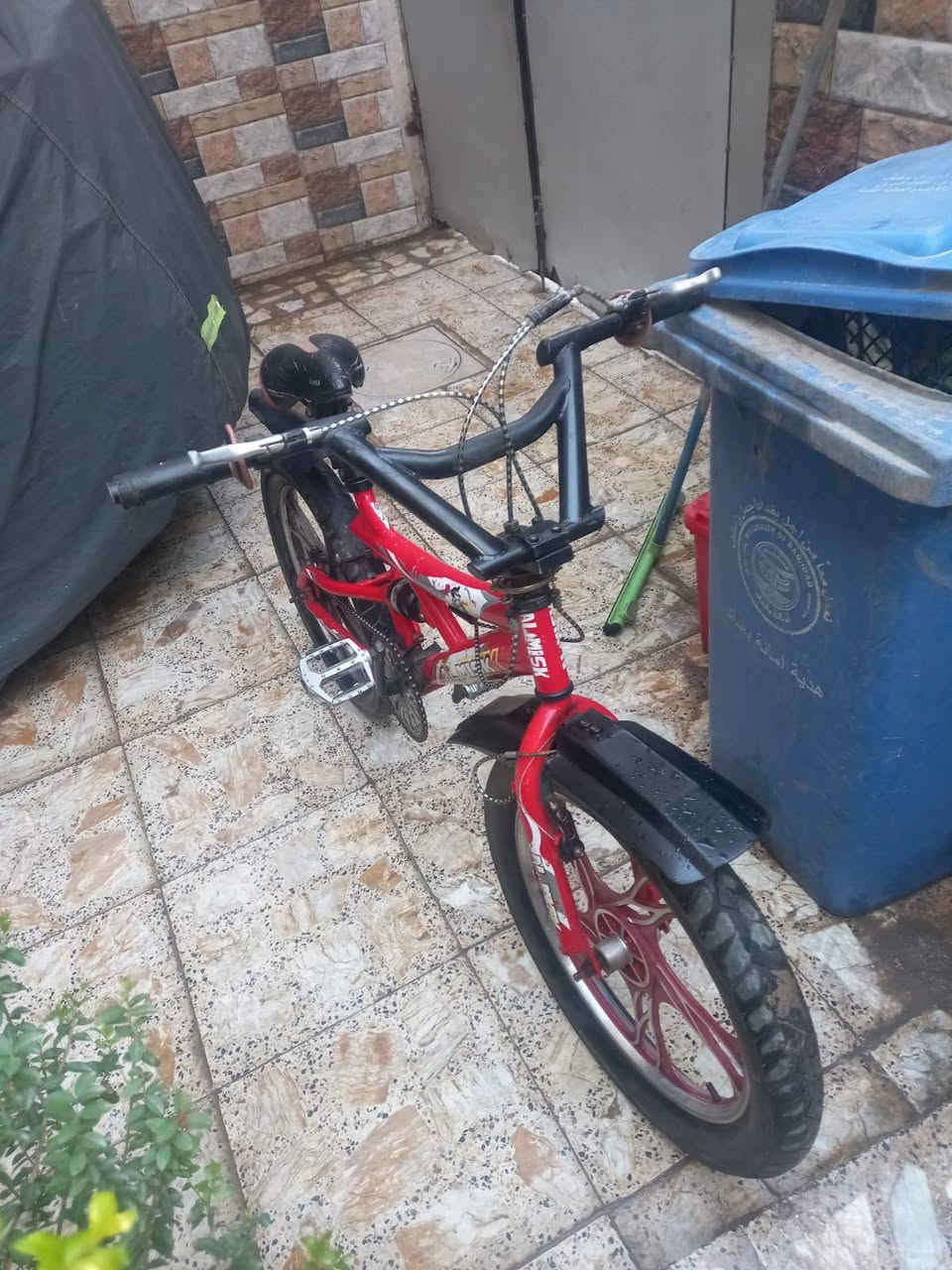 بايسكل بي ام اكس كامل كلشي ما بي حجم 20 
مكان بغداد الحبيبيه 
 تواصل رقم الهاتف  
***********
سعر 
75 بي مجال
