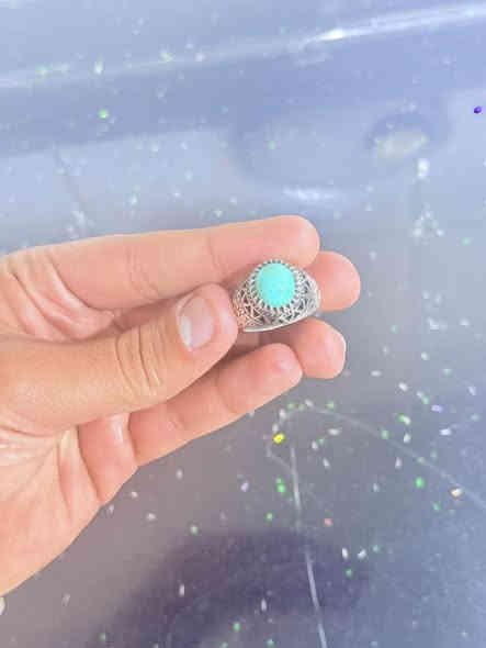 لبة تفاحية لون جميل نيشابور اصلي 
صياغة ثقيلة قلم زني دبل داير حجرة عالية

مقاس 23/24

مكاني واسط 
توصيل موجود
وات ساب ***********
