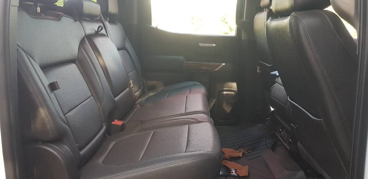 سلام عليكم
سلفرادو موديل ٢٢رقم اربيل باسمي مواصفات باب طويل بودي قصير محرك ٨سلندر مواصفات LT  كشنات جلد حساسات بالدعامية تو ويل حادثها فقط نص جاملغ سكن صبغ ارباك فقط الدكمة رقم شاصي موجود بالصور موبايل ***********سعرها ٣١٠ مكان السيارة بكركوك
