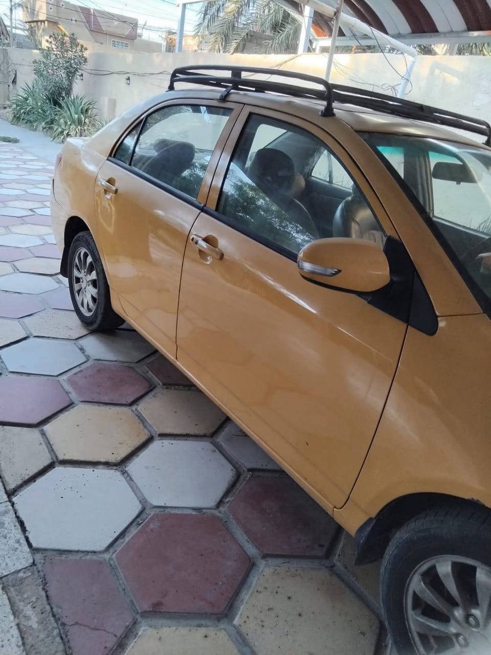 السلام عليكم
سيارة BYD g3  أجرة للبيع كير عادي السيارة مثل ما موضح في الصورة 
المكينة 1600cc  مكينة وكير فول وخير من الله تبريدهة ثلج 
مكفولة من الحادث 
السيارة حرة غير مطلوبة 
فقط إلي يشتري عليه تجديد السنوية 
و هيئة النقابة 
السعر المطلوب 45 ورقة رقم الاتصال
***********
***********@
