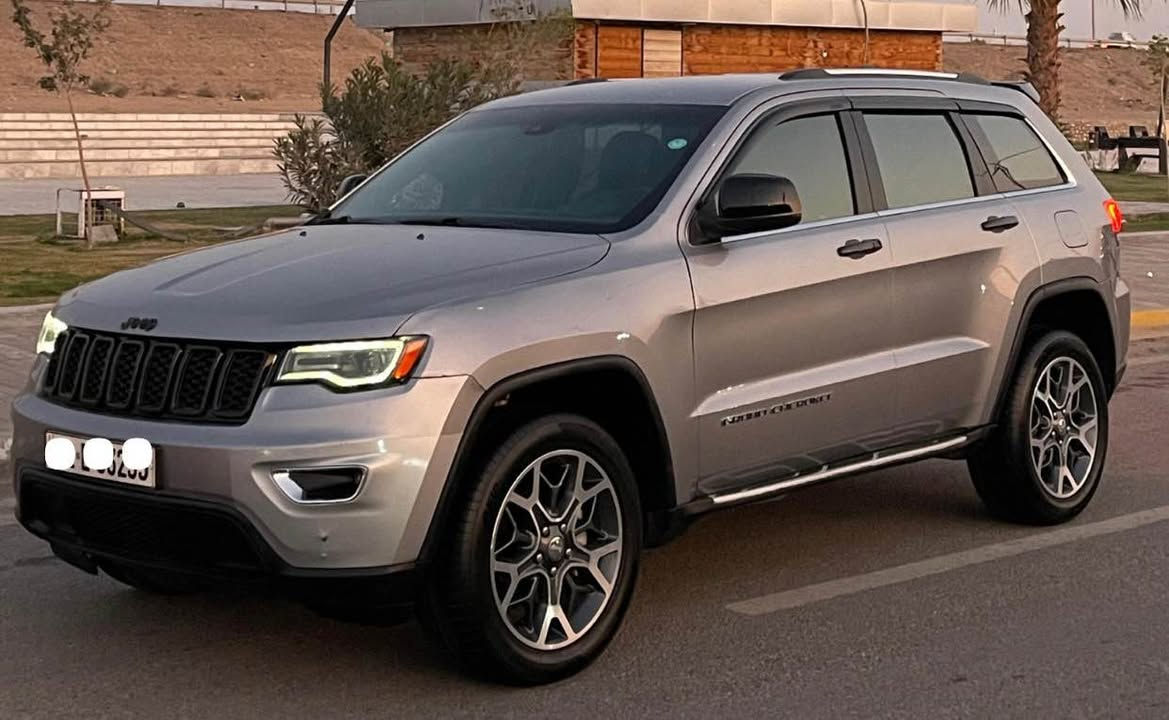 السلام عليكم بيع أو مروس

Jeep Grand Cherokee Laredo

رقم أربيل الدولي باسمي 
وارد امريكي 
حادثها ربع البنيد والجاملغ الأيمن 
لون سلفر
محرك 6سلندر 3600. 
ستيرن كهربائي 
شاشه لمس 
نضام سبورت.  
نضام ال ايكو 
حساسات خلفيه 
كامره خلفيه
سستم صوت. 
منفذ USP
منفذ DS…… 
تخم تاير 
ويل 20
الاستفسار 
مكان الفلوجه 
***********
السعر 210$ الفلوجة, الأنبار

