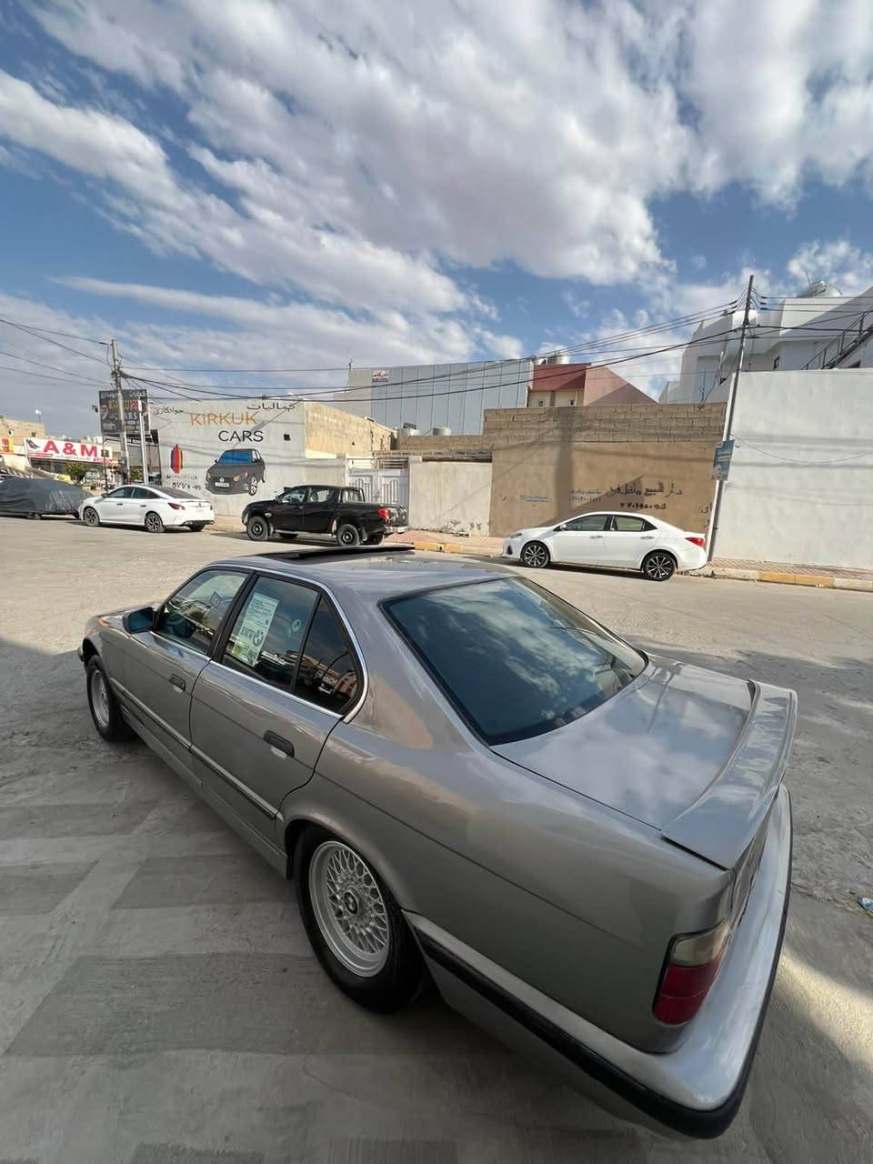 سلام عليكم bmw موديل ١٩٩٢  525 بيلاد توماتيك لون نفطي سياره موسفات فول فول برده سلايت كوشن جلد بجم عريض سياره جاهزه سياره مال جناي كير محرك كول شرط سنويه اقل من سنه ساقت كوبون بنزين كهربايت كوله شغل سياره كاعد ٤ تيرات و ويل جديد ضربه بس كدام سكن مال سكن بتانه شويه بي وره سقف تيكمه دواخل باب كوله مابي
سعره مناسب ٥٥ مجال 
***********
***********

سلام عليكم bmw ١٩٩٢  ٥٢٥ بيلادي توماتيك رنگي نفتي سياره كه فول فول برده سلايت كوشن جلد پيش پان سياره كه تازه جاهزه سياره ي ماله كير و مكينه ي و كربهاي بشرت سنه وي ساليك به سه رجوو كوبون  بنزين هه يه ٤ تاي و يل تازه ي بوو بستراوه  سياره كه ليداني پيشي هه يه ناو بتانه ي سكني پيويتي به س دواو سقف و شانو ناو ده رگاي كبسه سعري مناسبه ٥٥ ومجال
***********
*********** كركوك, العراق
