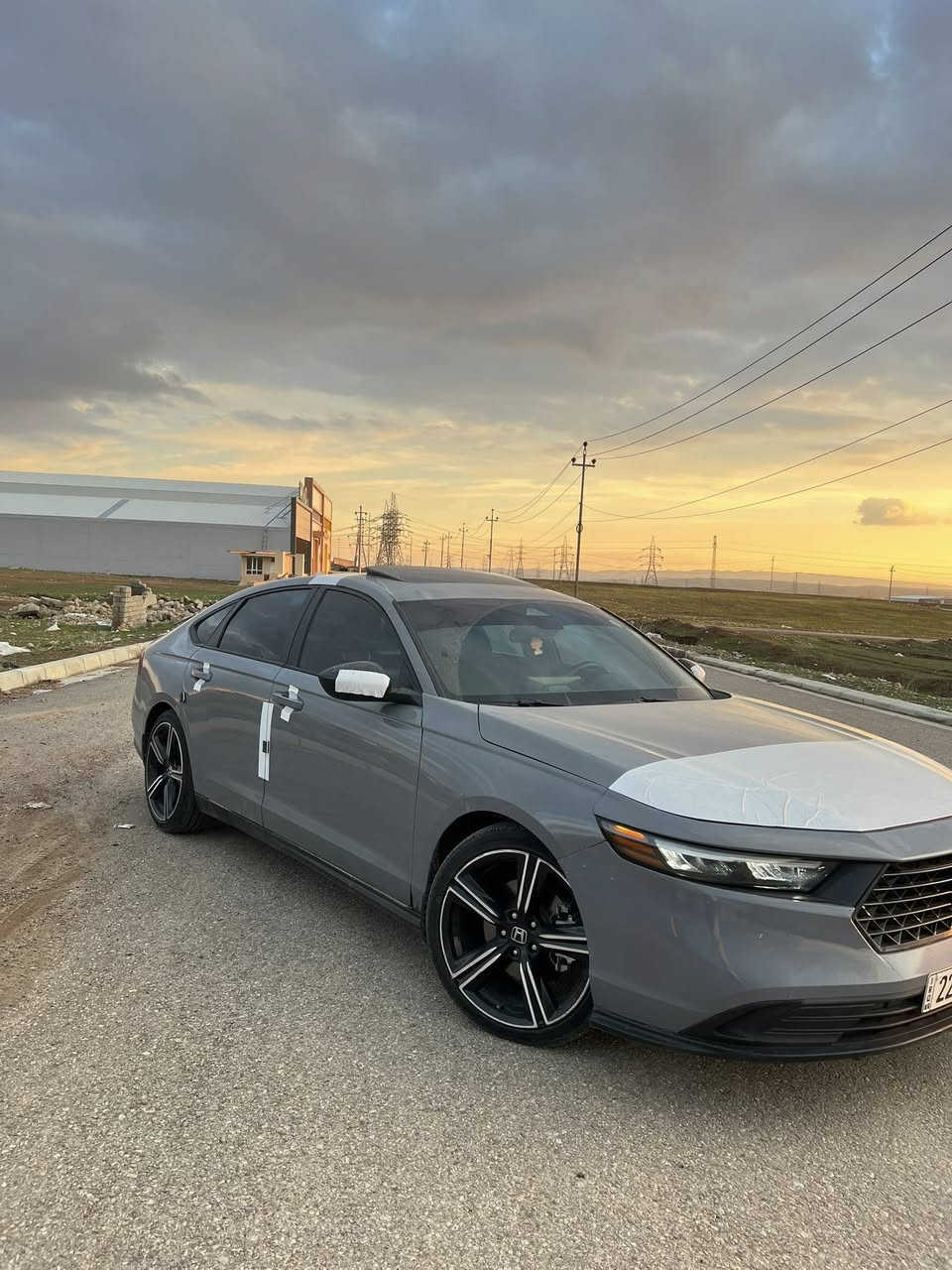 مرخصت الادمن
سلام عليكم  اخواني اخواتي 
هوندا اكورد   موديل2024    فول مواصفات 
السعر😱165$فقط
مكينه20+هايبرد
سياره مرقمه اربيل كل شي جاهز رقم سنويه هزه كله جديد
مكفوله من دواخل  بدون ايرباكات شرط
الصبغ   /اثر شخط صغيره انطيك حزام شرط داعامياات بلاديه رقم شاصي السياره موجود بل صور شوف الحادث 
استفسار عن واتساب او رقم هاتف ***********
