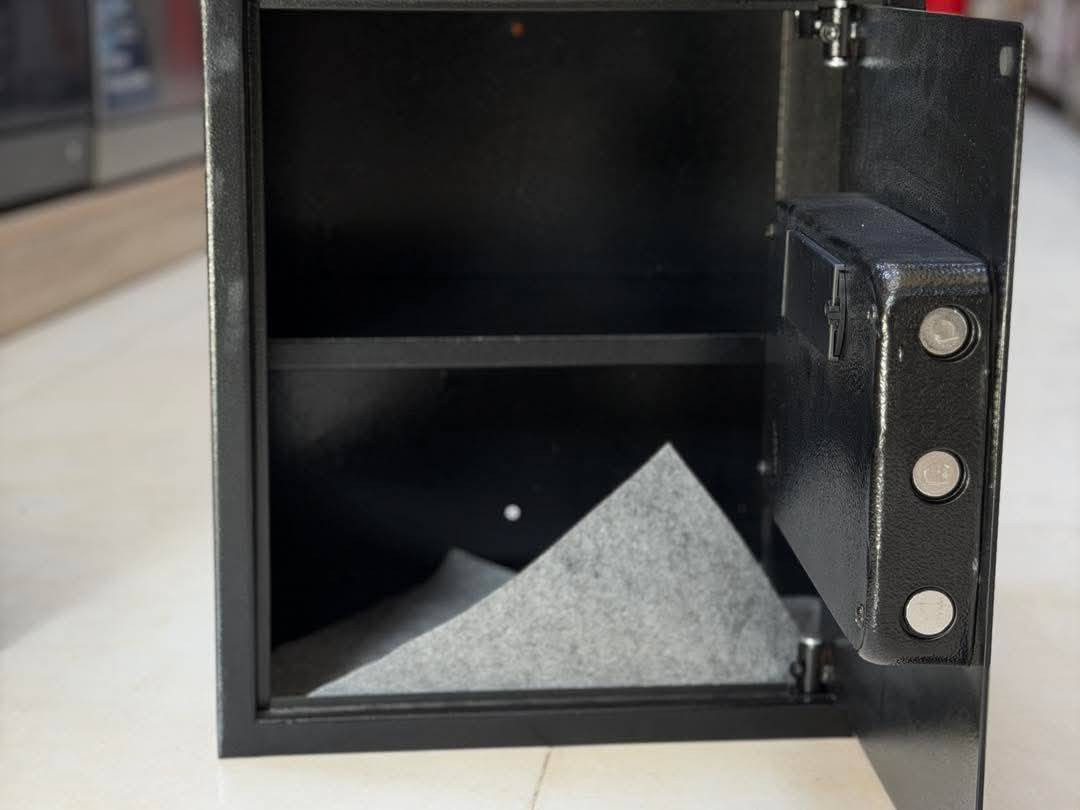 حجم كبير فقط قطعة وحدة للحجز 
*********** السعر ثابت ٧٥
