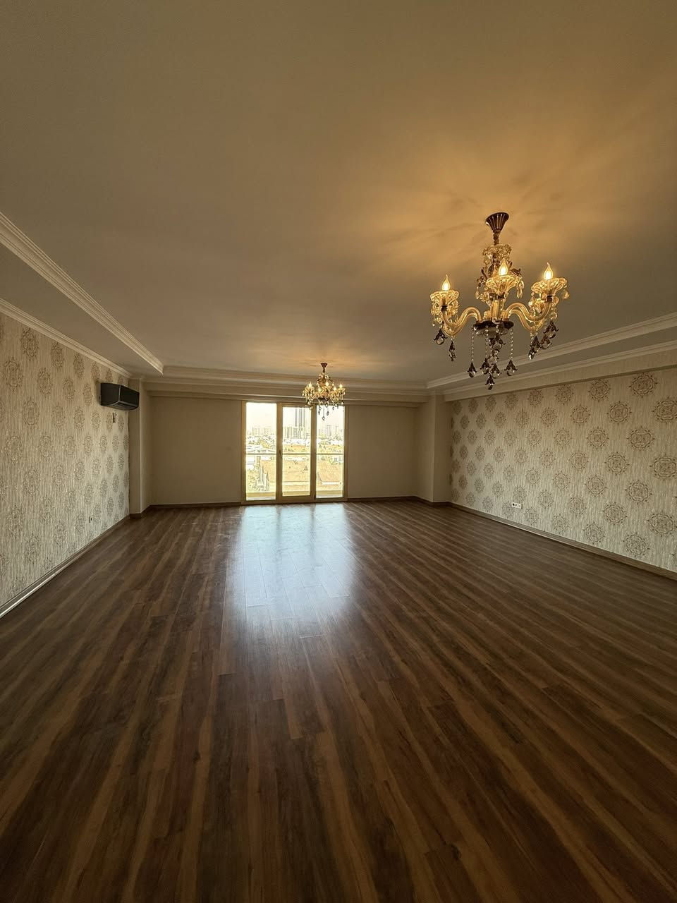 شقه للإيجار في رويا تاورز
٤ غرف وصاله مساحه ٢٢٠م
إيجاره ٨٠٠$ وبيه ومجال
للتواصل والاستفسار

0750 921 6696
