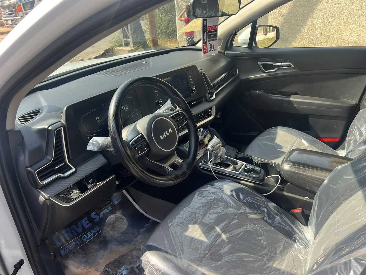 السلام عليكم سبورتج ٢٠٢٤ خليجي مواصفات السيارة بصمة شفتات بالستيرن وشاشة وكاميرا ومري شفط ونقط عمياء قطعتين تبريد سايد بريك بصمة كشنات جلد السيارة مكفولةمن الضربة والصبغ وفقط بارد بسيط في الباب والسونار موضح مع الصور ماشية ٣٣حقيقي سيارة بااسمي تحويل ثاني يوم سنوية وهزة جديد رقم سليمانيه لسعر ٢١٠للاستفسار الرقم ***********
