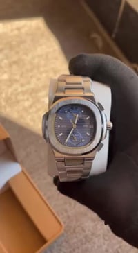 باتك فليب   المميز والمختلفة عن باقي الساعات بلون مينا مميز وطلاء ستان...