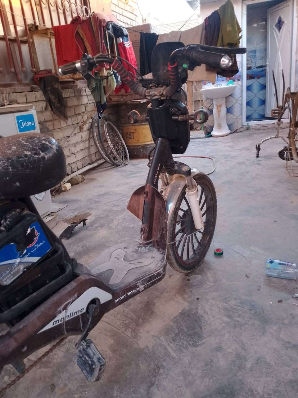 دراجة شحن حجم 20 اربع بطاريات ممتازة اقل الشهرين من شدوهن اربع سرع كهربائيات كلها شغالة عنوان بغداد الرستمية هاتف ***********يوجد واتساب ايضا
