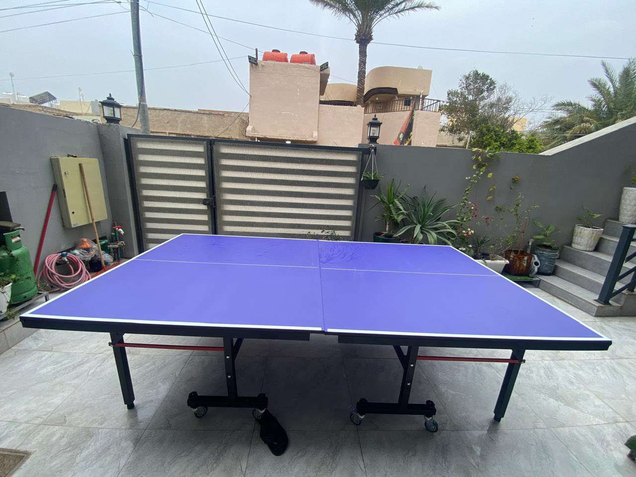 منضدة للبيع مع كامل غراض ***********
