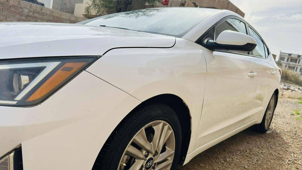 السلام عليكم 
النترا موديل 2020 وارد امريكي حادث موجود بالمنشور  مكينه 2000 دوش كير محور آي تي كير حداديه تبريد تخم تاير كله جديد رقم بابل سنويه لل27 

السعر :116 وبيه مجال 
مكاني :بابل 
للاستفسار :***********
