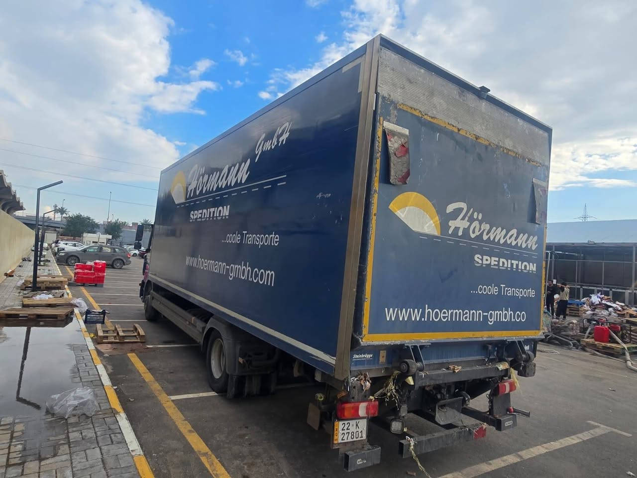 السلام عليكم ورحمة الله 
اتيكو جديد اخو الزيرو براد بلادي حجم 1528  6سلندر  8 برغي.اوتوماتيك  اشتريتها  للشغل لكن شائت الاقدار 
واريد ابيعها باسمي تحويل ثاني يوم 
تخم تاير 
ابد والله مامشتغلة محاقظات ولا اي شي ثقيل 
رقمتها على ايدي  قبل 4 اشهر 
ماشي٤٩٢ الف كيلو 
سيارة مابيها مصرف تخبل خير من الله 
سعرها 42500 الف دولار وبيها مجال
للتواصل. ***********
تحياتي
