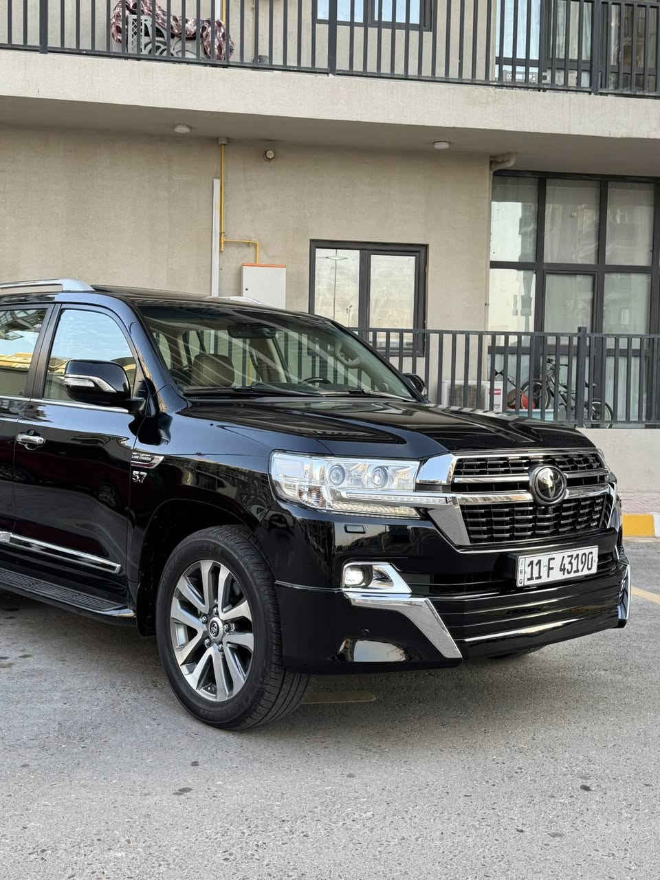 السلام عليكم
للبيع لاندكروزر 2021 VXS

معروفه مواصفات الVXS كلها تجي لكزس 

السياره ساز اصلي 

مكينه 5700

جكات 

٥ كامرات 

كشن جلد تبريد 

كشن ميموري 

ستيرن كهرباء 

رادار امامي 

مكفوله كفاله عامه من كلشي

ماشيه ٨٣ الف 

السعر 630 💵💵 وبيهال مجال بسيط للطيبين 

للاستفسار ***********
