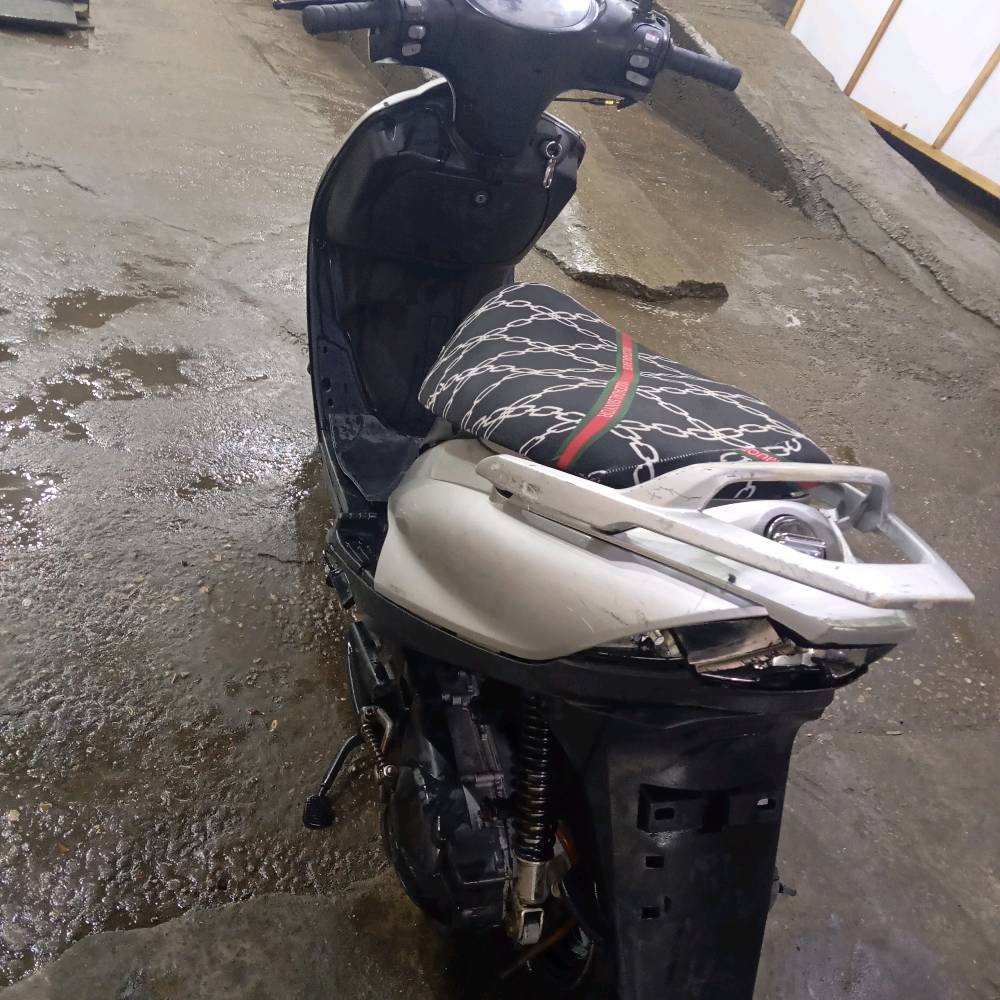 دراجة ماكس ثعلب نضيفة كلشي مابيها كهربائيات كاملة زوج مراية جديدة باتري جديد دبل اشارة كاملة مكملة 