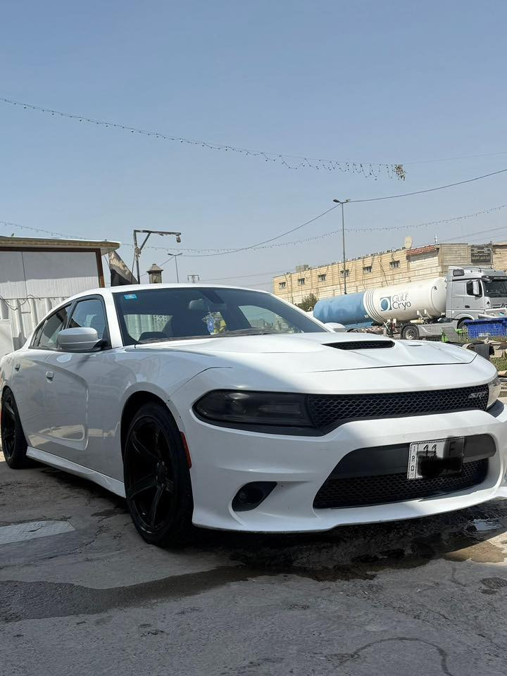 السلام عليكم
جارجر 2015 أصل معلايه 2019
رقم بغداد دولي هزه وسنويه وارقام جدد غرامات صفر 
سياره باسمي شخصيا اني احولك وين متريد 
شرط الهزه تروح تفحص هزه واحولك باسمك 
السياره مشموله بلقرار الجديد

حادث السيارة جاملغ وبنيد جهه سايق 
وطخه بجاملغ خلفي وقبق جنطه 
4 قطع صبغ يعني هنه موكاملات مصبوغات بس سونار يكتب كاملات 4

 
مواصفات sxt معروفه 
مكينه 3600 
سياره كير ومكينه وصدر وتبريد مكفولات 
ماشيه تقريبا 100 الف 
داخل كله كاربون فايبر 
سياره نضيفه ونصبته حلوه 
مكانه بغداد الكرخ 
***********
السعر 138 وبيها مجال بسيط
