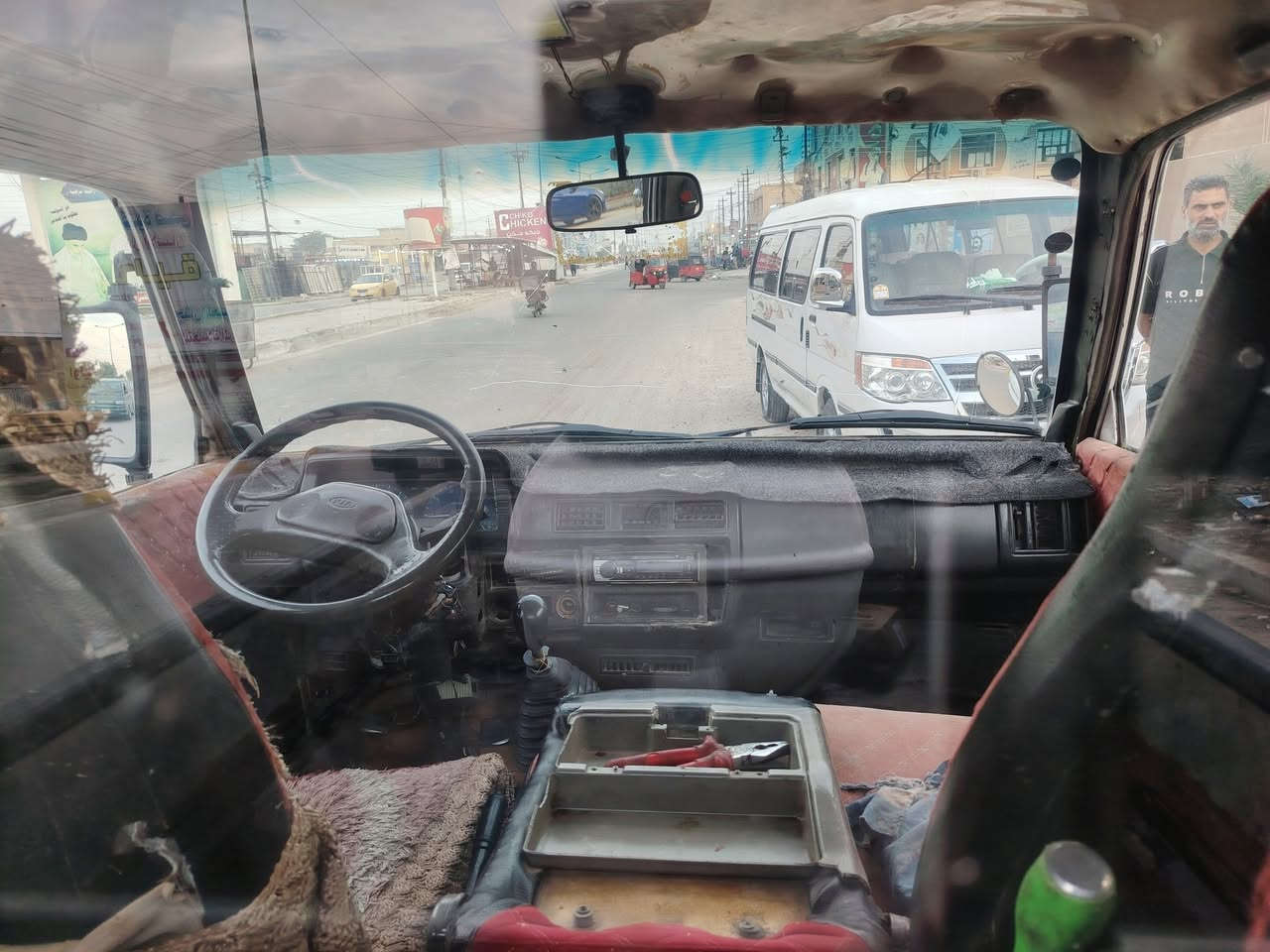 سلام عليكم عندي كيه مديل 96 سياره خيرمن سيارة تخم تاير جديد صدر أمامي خلفي جديد سياره من يدك للشغل
مكينه جديده كهربائيات كله شغاله لاستفسار اتصال ***********
