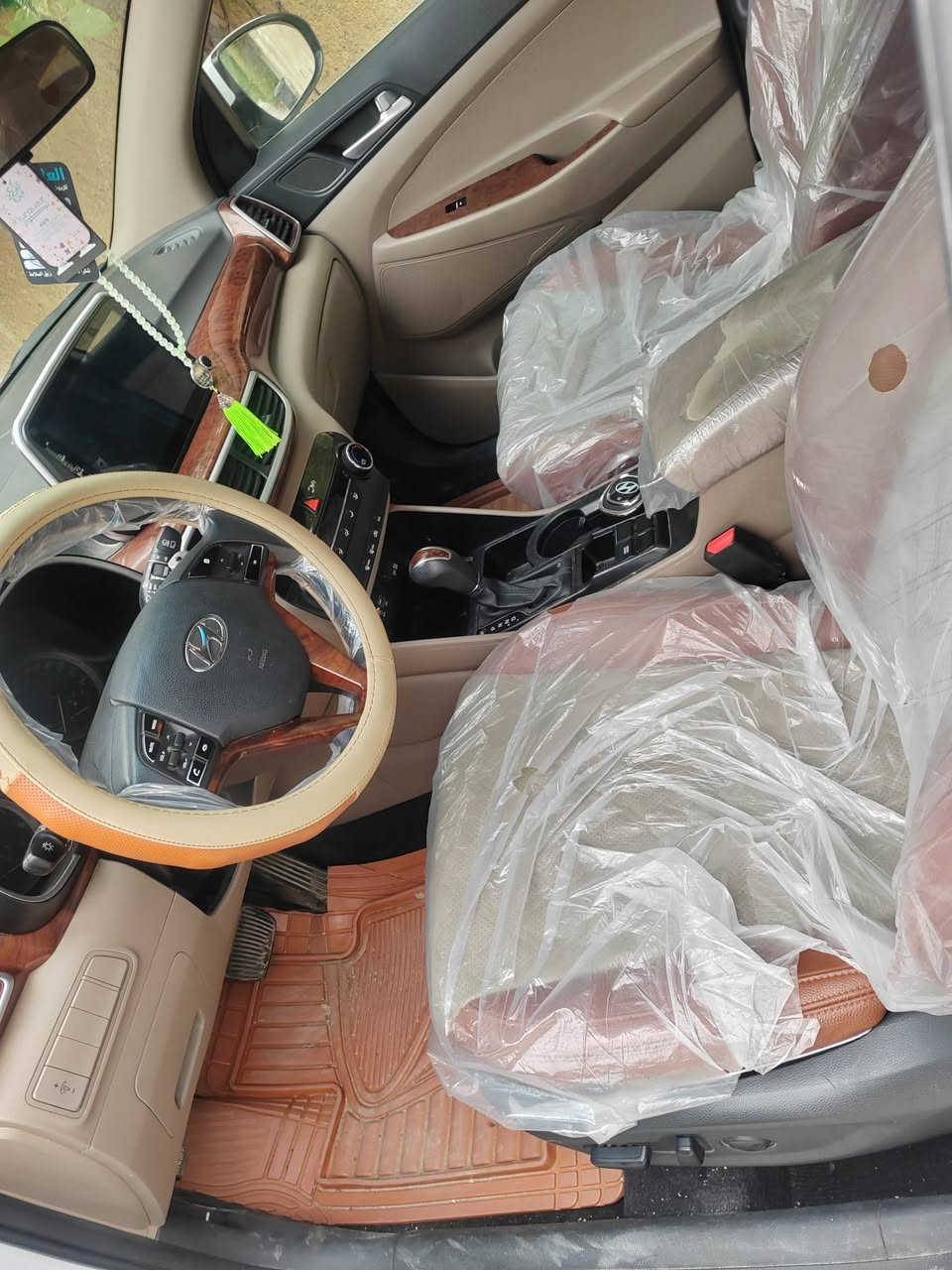 توسان ٢٠٢٠ رقم بغداد تحويل ثاني يوم بأسمي ماشيه ٦٥ الف فول موصفات عدا الفتحه السعر ٢٠٥ بيه ع كدر شبر بارد ب الجاملوغ اليمنه
*********** ديالي مكان السياره
