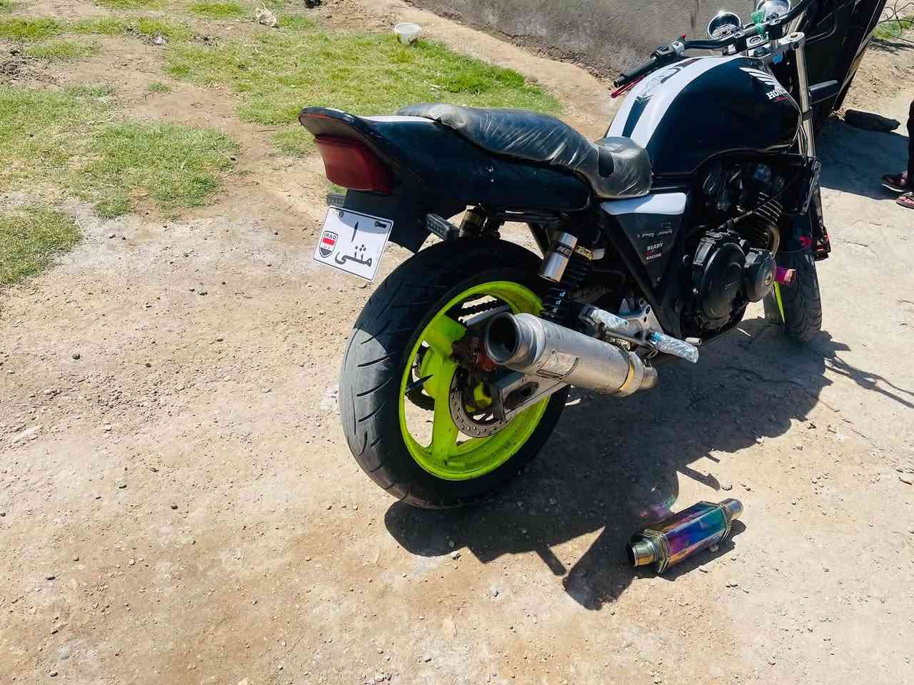 سيبي 400 جيل 1 كفاله عامه أوراق اصولي وكمرك مدفوع مامفتوحه كلها شغاله شرط مابه اي نقص دراجه بعد احله من صور بهواي سعر 1600 وبيه مجال إبابل كفل / ***********
