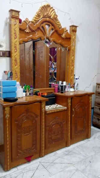 اللهم صل على محمد وال محمد الطيبين الطاهرين 
السلام عليكم غرفه للبيع  العنوان ناصريه سديناويه السعر ٣٥٠مراسله واتساب ***********
