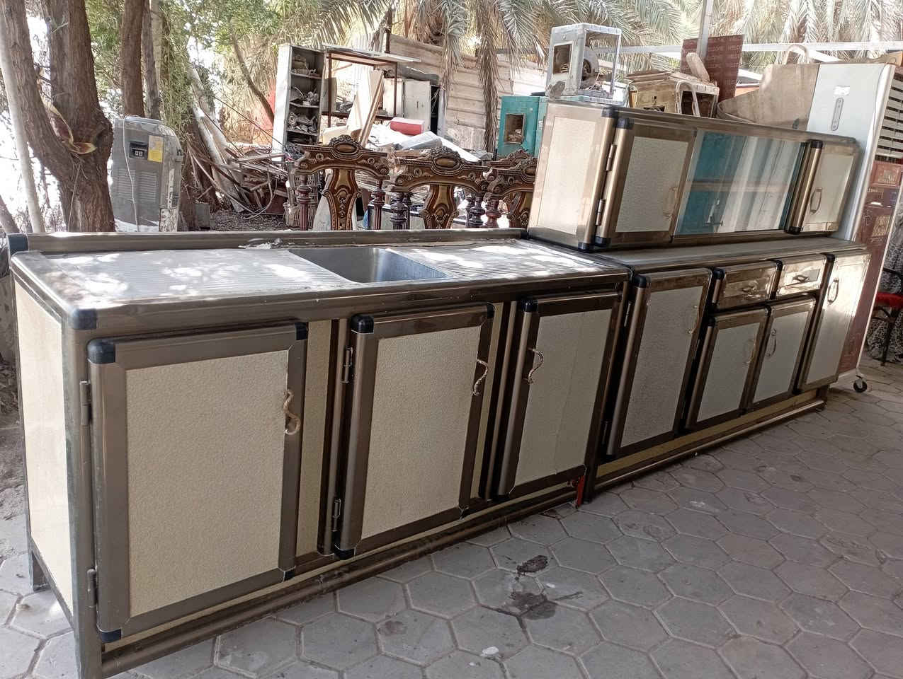 انواع الغراض المنزلية نجف حي الحسين خلف مطعم العزاءم مقابل هيئة الحج والعمره القديمه  ***********
