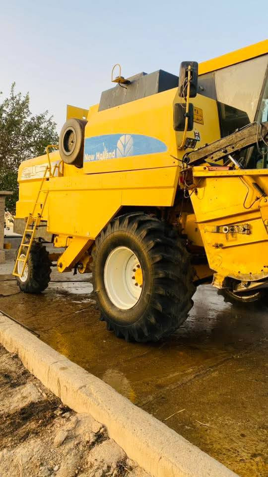 -حاصده نيـوهـولنـد 🚩
- موديل 2006 🚜

- خمس بلم هايدرو

- طبله حجم 15 

- تبريد ثلـج فوول 🥶

- جكات خير من الله 

- المكان صلاح الدين بـيـجـَي 🏕

- الرقـَم للاسـتفسـار 📲

( *********** )
