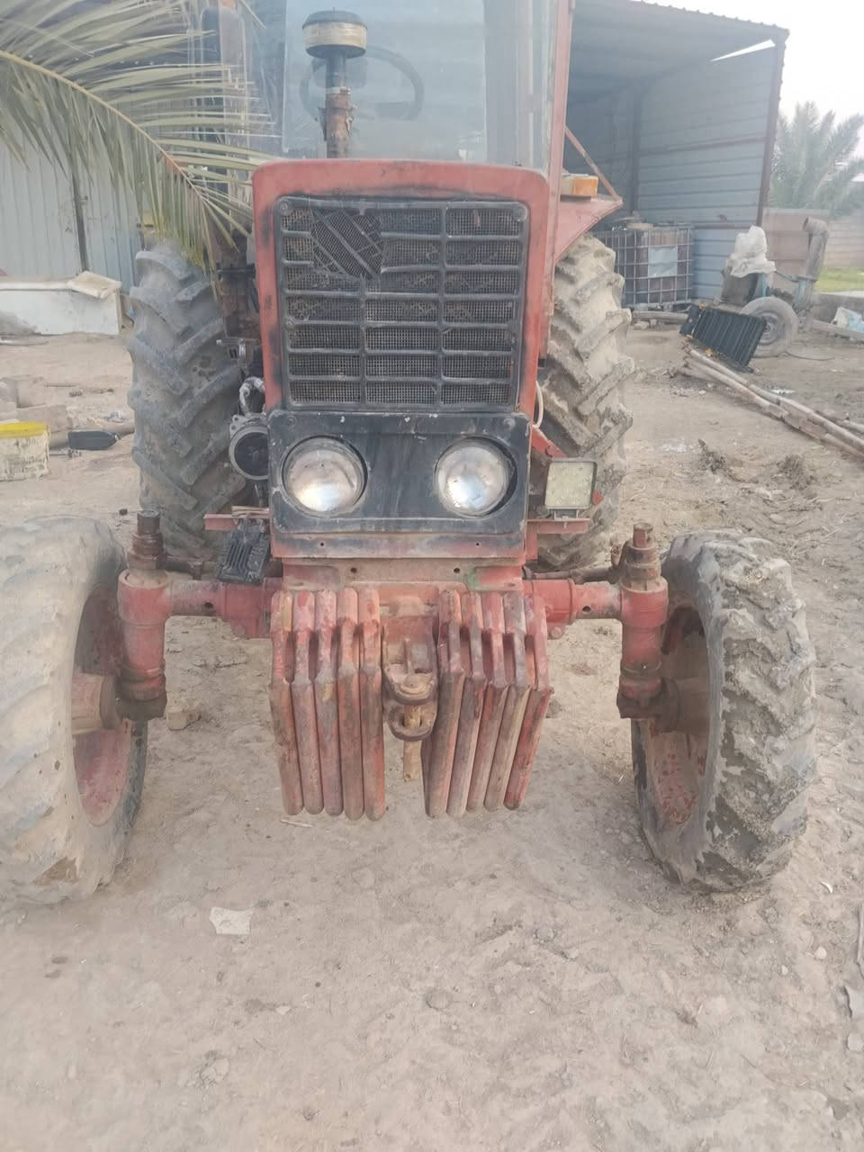 السلام عليكم مكينه بلاروس للبيع  محرك كير واكسل كفاله عامه موديل 2001 بها كتاب شركه المكان ديالى السعر 11 بها مجال رقم الهاتف ***********
