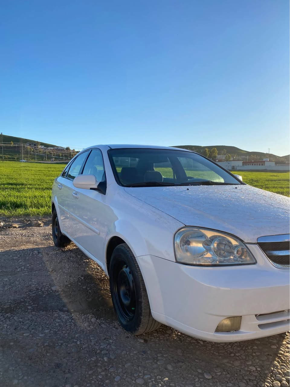 بو فروشتن شوفرليت 2009 گير عادي بي بوياغه تةنها تةزرةي هةيه توزيك دوسةي بوياغه گيرو مةكينةي بةشرته تحويل و غرامه بةشرته سنةوي تازه تةواو بوه سيارةكه زور جوانه تةخم بني خاوينه تةخم تايةي خاوينه تةقه و رةقةي نيه سيارةكه بي مسروفه سعر 66$ مجال بو زانياري زياتر پةيوةندي بكه به ز.م *********** اكر, نينوى
