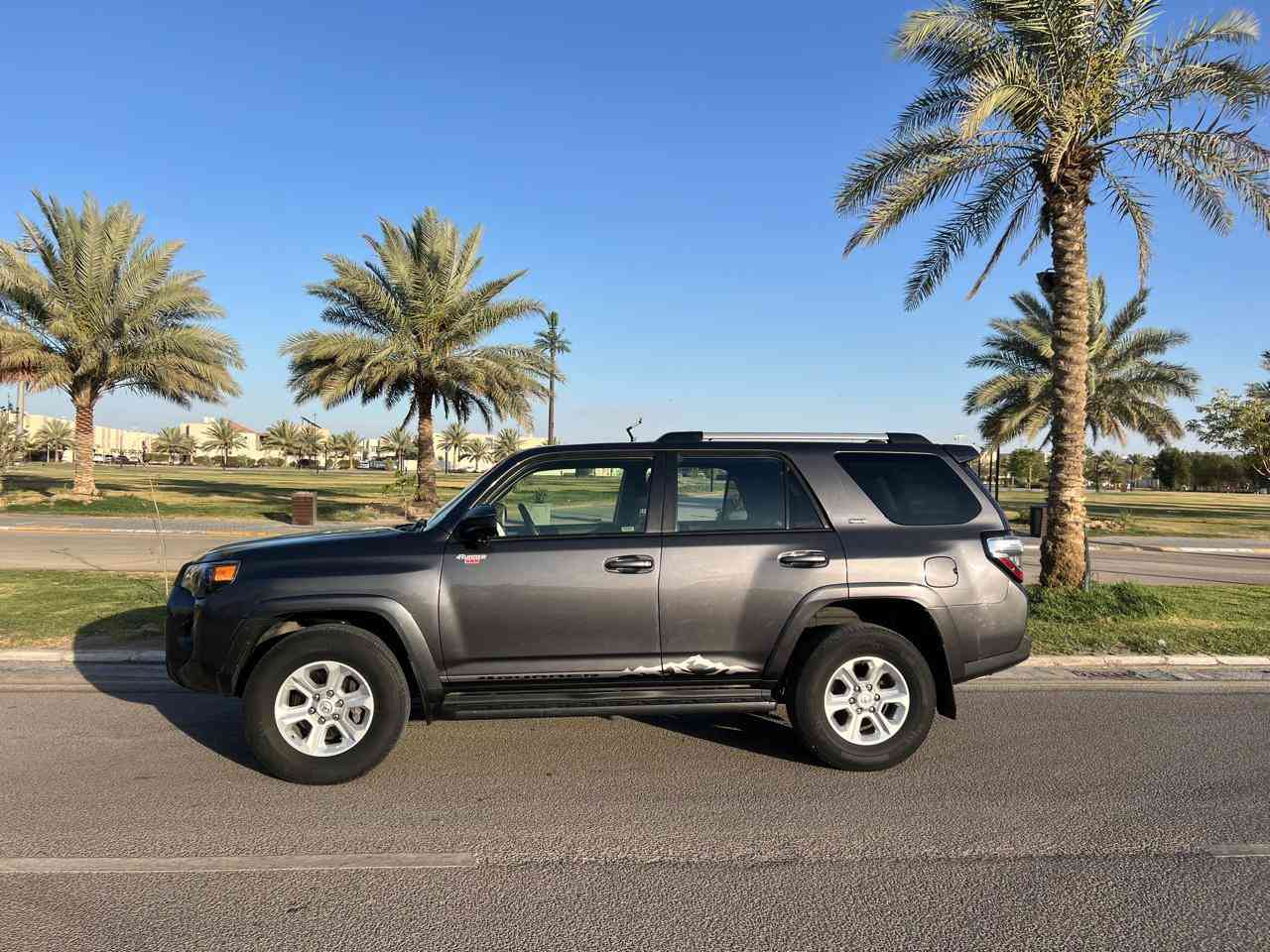 🚗تيوتا فورنر للبيع
موديل 2022
فول مواصفات sr5
6 سلندر

 ⚠️ موصفات  
 بصمة 
فور ويل
شاشة كبير
كاميرة دوار 
ابل كار بلي و اندرويد اوتو
كاميرة خلفية 
داخل أسود
رادار أمامي 
كشن أمامي كهربائية  
تحديد سرعة 
حجم تايرات ١٧
 

📞 للاستفسار 
***********-***********
