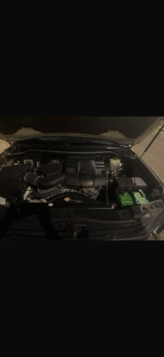 لاندكروزر  موديل 2021:
سيارة دفع رباعي 8 مقاعد بمكينة V6 4.0L تنفس طبيعي 271 حصان. شباك كروم ولدات زنون. داخلها جلد وفتحة سقف وشاشة 9 إنش.  كامره. حساسات رادارات نقاط عمياء
 فول مواصفات GXR ساز 
رقم اربيل هزة وسنوية جديد كامل وبأسمي مكان السيارة كربلاء صارت بيه طخه بسيطة بلجاملغ الخلفي ربع وربع بلباب الأمامية شي بسيط اقل الربع سعرة ب540 وبية مجال السيارة جديدة بمعنى الكلمة ممفتوح بيه أي شي وكلشي بيه بلادي وعلى وضع الشركة
للتواصل :*********** بي واتساب
