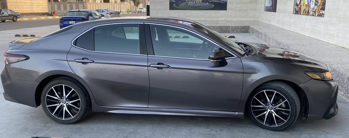 تويوتا كامري 2023 SE
رقم بغداد حره
ماشيه ٥٠ الف حقيقي
محرك ٢٥٠٠ بانزين
مقاعد جلد
شاشه كامره 
ويل ١٨
مقعد السائق كهرباء
السياره جاهزه من كلشي 
صبغ قطعتين جاملغ والبنيد بدون دواخل
السعر 180$ وبيه مجال 
للاستفسار ***********
