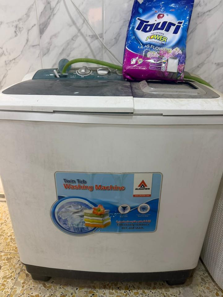 غرفة نوم خشب اصلي مابيها اي ضررر500 وبيها مجال
مطبخ كامل اخو الجديد 200 وبيها مجال
ثلاجة وغسالة بحالة ممتازة 300 وبيهم مجال
بغداد العطيفية 
***********واتس
