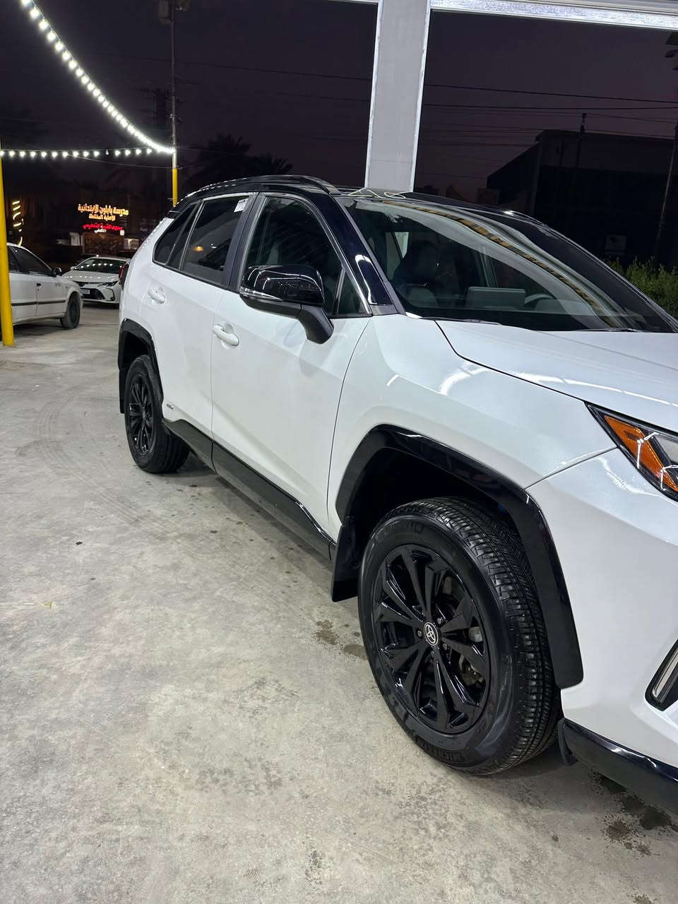 TOYOTA RAV4  HYBRID XSE 2024

 
تويوتا  راف فور  هايبرد  XSE 
المسافة المقطوعه 16Mi
اللون :- ابيضّ   
المحرك 2500cc هايبرد 
الموديل 2024

 

                  ======= الاضافات👇👇 ======

فتحة 
شاشة كبيره انفكيشن. 
دفع رباعي 4x4.
رادار امامي 
 مانع تصادم
تصحيح مسار
مانع انزلاق
تحديد مسرب .
نقطة عمياء .
مثبت سرعة
هاند بريك كهربائي 
كاميرا خلفيه  
كراسي جلد 
كراسي كهرباء
طارة مدفية .
كراسي مدفية 
بصمه أبواب
بصمه تشغيل
تحكم ستيران
شاحن وايرلس 
تشغيل عن بعد سياره 
ويل 19 .
كراسي كهرباء .
اضويه اماميه زنون LED
كشافات ضبابي LED 
اضويه خلفيه LED
حساسات خلفيه  
باب خلفي كهرباء
نظام GPS+ خرائط 
3 انظمة قياده Sport /ECO / Normal
كندشن مركزي امامي + خلفي 
بلوتوث 
مدخل AUX + USB
***********
العنوان بغداد الغزاليه
