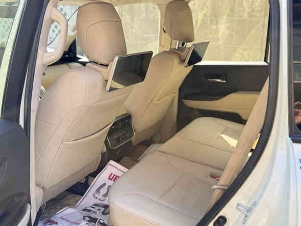 لاند كروز 2022صدفي شركة SAS ساز ماشيه 44الف مكفولة من اي شي كفالة عامة السعر65 $ الف دولار 
رقم بغداد تحويل 
***********
