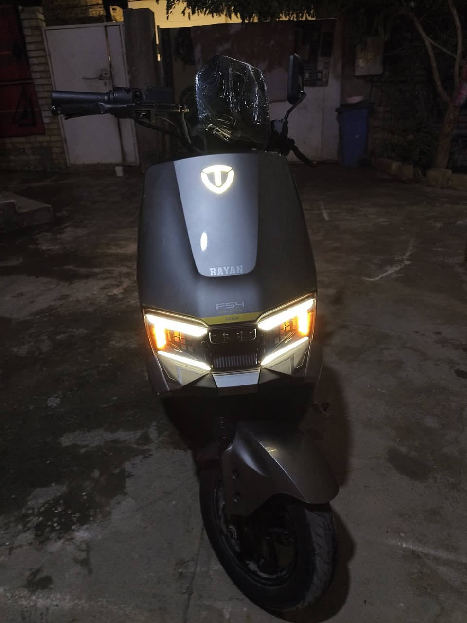 دراجه وحشش ريان دراجه جديده صاريلي سبوع من اخذتها دراجه نضيفه100%
نظام تشغلي بمصمه وكرت 🔥
ملف 1500
سرعه 61حقيقي 🔥🧨 
وبيها ضمان من شركه سنه  
سعر دراجه 950وبيها مجال حك جيه
المكان الدوره مدخل البعيثه ماقبيل المصفه  
رقم الهاتف ***********
