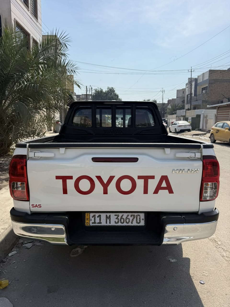 السلام عليكم 
هايلوكس ساز  2025 
ماشيه 15 الف داخل الضمان وتبديلات الدهن مجانيه بالشركه
كير مكينه كفاله 
مكفوله عدا طخه گد شبر موضحه بالصور 
كير عادي 
رقم بغداد وبأسمي 
للتواصل ***********متوفر واتساب 
السعر 258وبيها مجال
