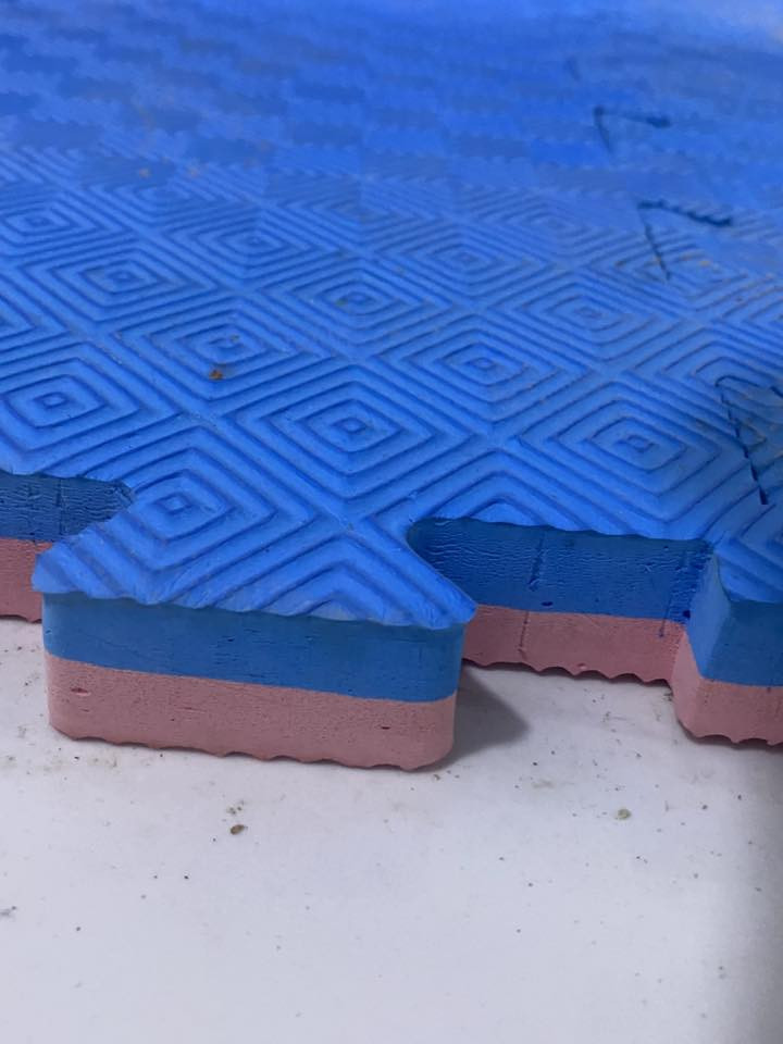 رحلات روضه عدد 20 رحله الخشبيات وحديد
السعر بالسوك ب35 الوحده ابيع الوحده على 15 الف 
و البلاستك على 5 الف 
والارضيه الفلين جديده جديده تنفع لصالات الحديد  القطعه الوحده متر مربع وهن 25 
ابيع المتر على 5


**إذا كنت صاحب هذا الإعلان وتريد حذفه لأي سبب، رجاءا أرسل رسالة إلى الدعم الفني**