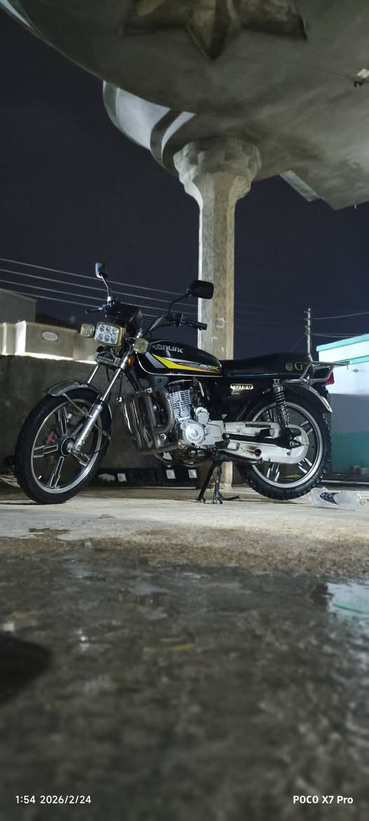 السلام عليكم
من رخصت الادمن
موطور 23 
جاهز من كلشي
كهربائيات شغاله
سلف شغال
محرك ما مفتوح شغل وامشي
السعر 600 وبي مجال الاستفسار اكثر هاتف ***********
