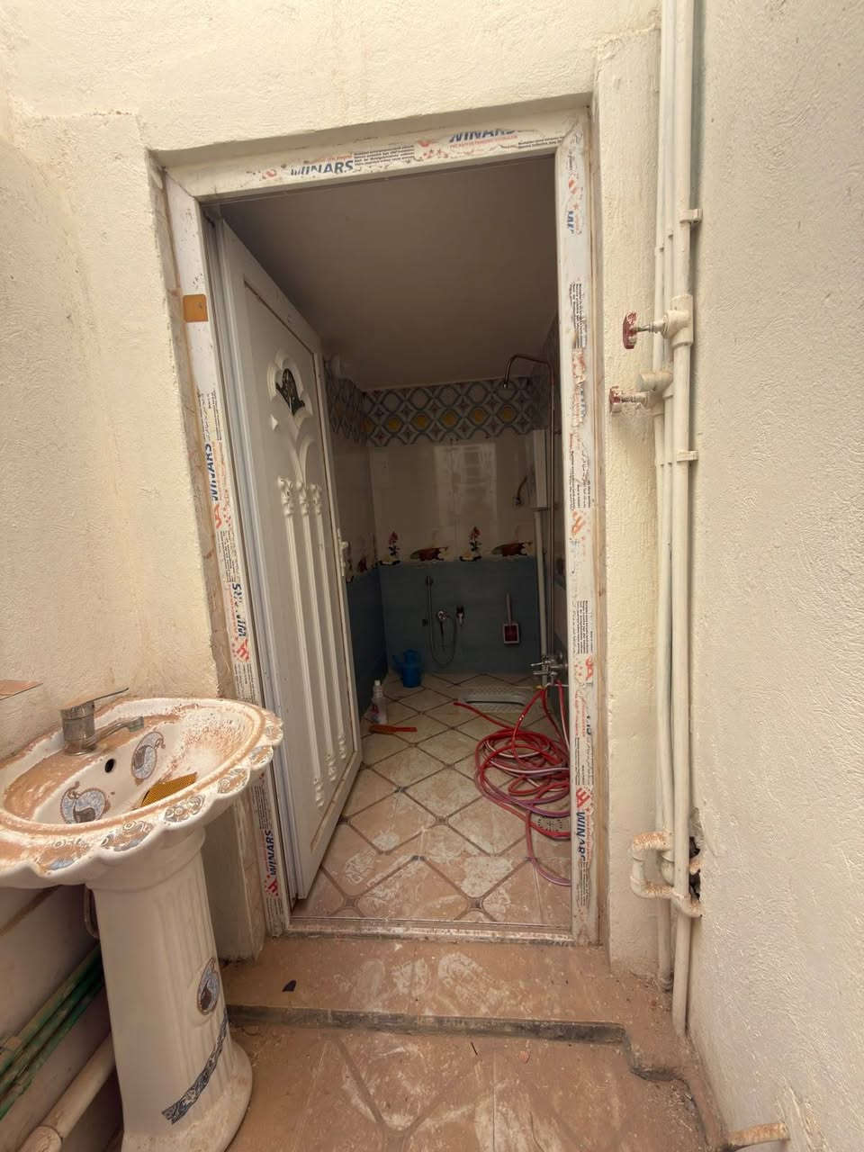بيت للايجار المساحه 60 متر حي النداء شارع مجمع بيتي مقابل مجمع الاميرات سعر الايجار 200 كل شهر بشهره بيت جديد يحتوي على غرفه صاله مطبخ حمامات خارجية وداخليه للاستفسار ***********
***********
