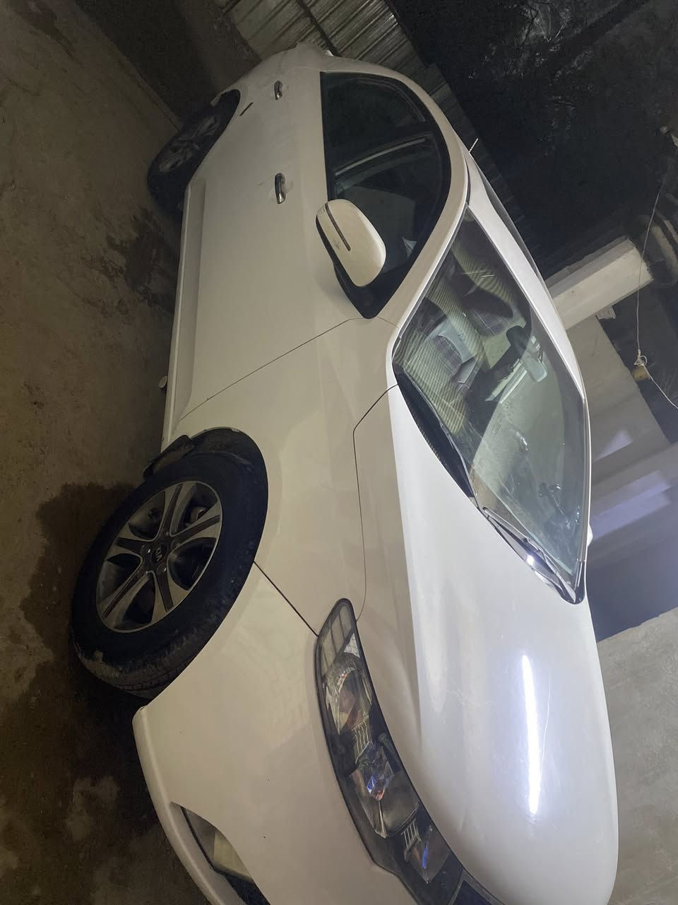 السلام عليكم من رخصة الأدمن سيراتو موديل ٢٠١٢ خليجي سيارة مكفولة شغلة وحده بس الدعامية مبدلة للجمالية ودعامية القديمة موجودة كير محرك مكفول تبريد تدفئة   السيارة فول عدة البصمة بياع سيارة احلا من الصورة 
سعر ١١٠ بيها مجال بسيط سيارة جناي
واتساب او اتصال
***********
