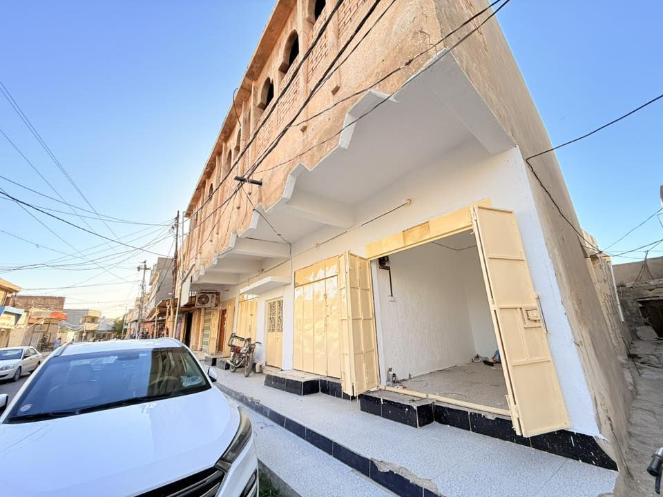 محلات عدد٣ للإيجار العنوان الفضوه ***********
