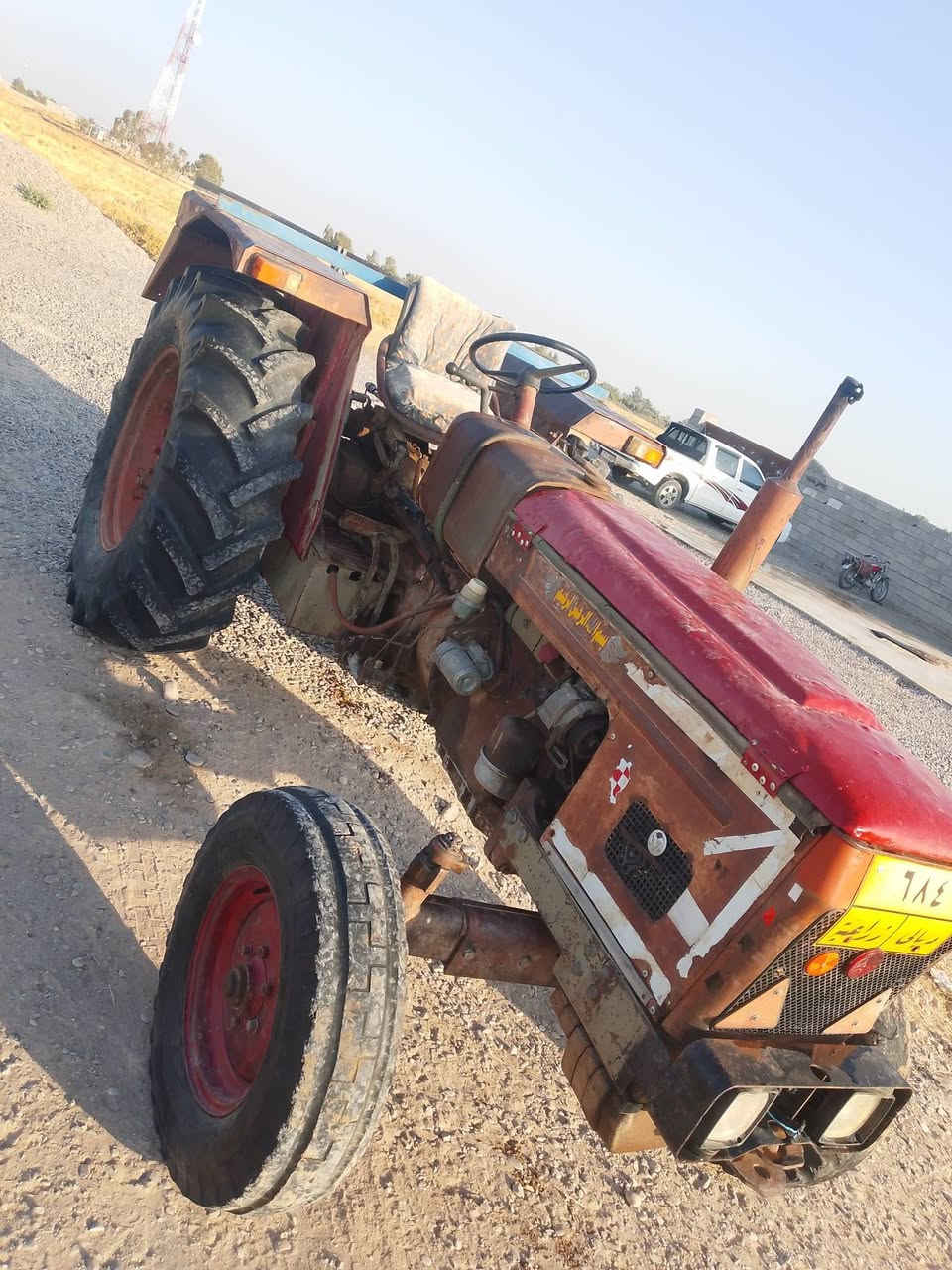 السلام عليكم مكينه للبيع نضيفه بلاديه رقم ديالئ وسنويه تايرات ورا جديده لوك كشر جديد ونضيف كهربائيات كامله شغاله بريك مكان قريب قرتبه ديالئ  لتواصل والاستفسار اتصل ع رقم ***********
