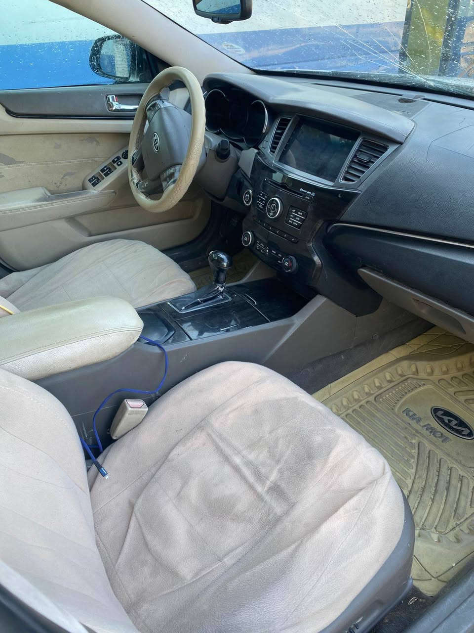 السلام عليكم 
للبيع كيا كارينز 
موديل 2011 رقم اربيل 
السياره باسم شركه والشركه مغلوقه
أبيعك كوم حديد كفاله من كص وسرقه وعشائر السعر 48وبيها مجال بسيط غير متواجد على النت لاستفسار ***********
