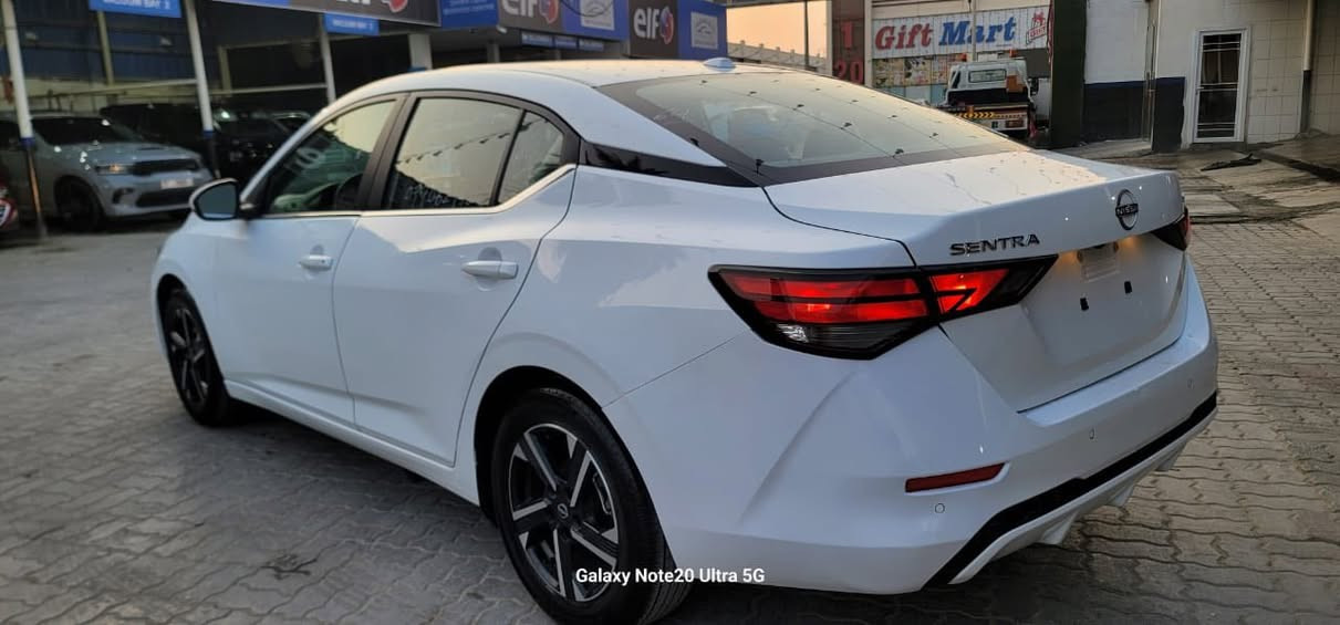 سلام عليكم نيسان سنترا 2004 بدون رقم بدون ايرباك حادثها بسيط ذيل الجاملخ الخلف الصدر وشويه من الباب بسيط كلش مكانها بغداد الشعب سعر 145 بجم كبس خلف كبس ***********السياره وضع الزيرو
