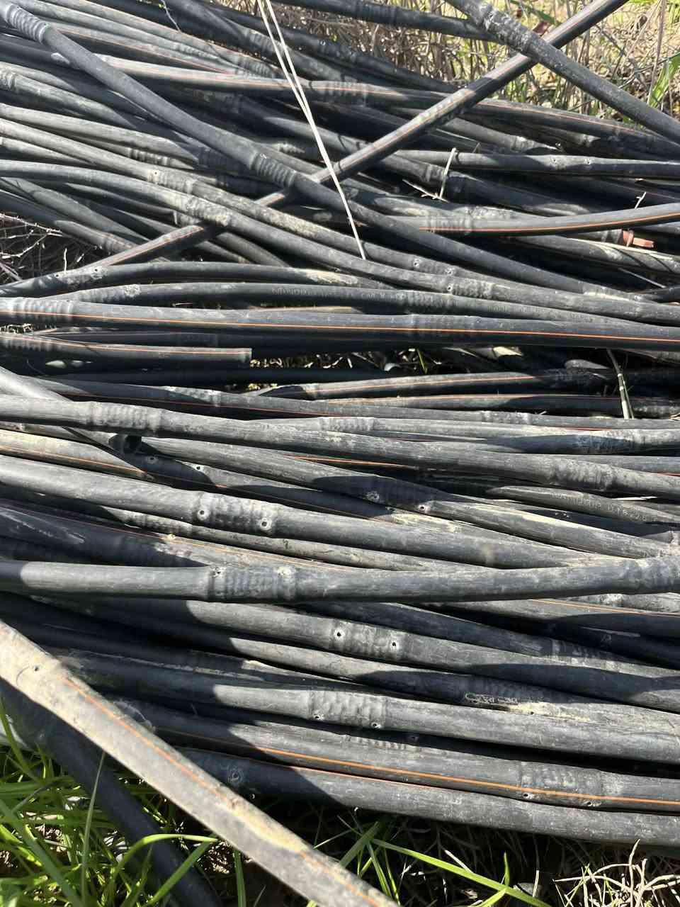 السلام عليكم 
صوندات تقطير مسافة ٢٥ سم بين كل نوزل نوع تركي اصلي نانسان مستخدمات موسم واحد ضمان خمس سنوات سعر اللفة ٢٥ الف مقطعات على ٢٤ متر جاهزات هنة والسدادات مالهن بس اتنصب للمعلومات التواصل على الرقم 

0771 961 7852
