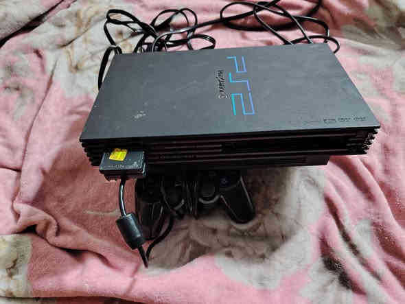 بلي 2 نضيف مامفتوح غراضة اصليه يدة وحدة اصلية واير اُصًلًيےّ كيبل اُصًلًيےّ وياه فلاش 32 كيكا وبي العاب وخزن وياه السعر 35 مكاني كربلاء *********** توصيل عِنـ.̷̷̸̷̐ـديّ  داخل كربلاء اجيبة الباب بيتك توصيل مجاني
