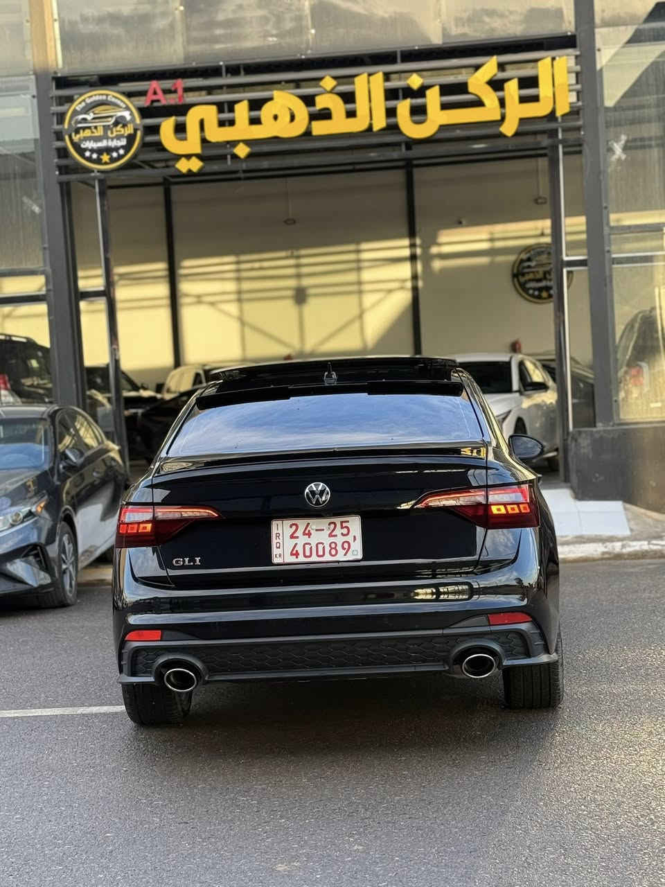 السلام عليكم

VOLKSWAGEN JETTA GLI AUTOBAHN 2024 
🇩🇪🇩🇪🇩🇪🇩🇪🇩🇪🇩🇪🇩🇪🇩🇪🇩🇪
ماشية : 10,000 mi

للبيع جيتا GLI اوتو بان فول مواصفات اعلى مواصفات بالجيتا ( بدون صبغ ) بدون ايرباك . 🔥🔥

مواصفات : 🔥🔥🔥

*بصمة
*بانوراما 
*تشغيل عن بعد 
*كشنات جلد مطرزة 
*كشنات الامامية تدفى وتبريد 
*كشنات خزن ثلاث وضعيات 
*سستم صوت Beats العالمي
*هندبريك دكمة 
*عدادت ديجيتال متغيرة 
*انارة داخلية محيطية 24 لون 
*رادار امامي 
*رادار بالمري 
*شحن لاسلكي 
*كروز سرعة 
وباقي مواصفات اوتو بان الفول المعروفة 
السيارة ستوك ما عليها اي اضافات على وضع الشركة 

السيارة كاتي تترقم شمالي . 
مكان السيارة موصل معارض الجديدة 

معرض الركن الذهبي

للاستفسار الاتصال على الرقم
***********

***********
