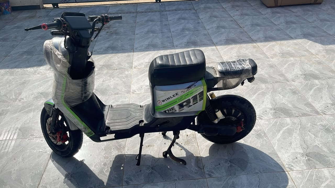 دراجه شحن ار 11 دراجه نفضيفه وبطاريات جدد دراجه كامله يرادله بس كفر امامي سعر 450 وبيه مجال
***********
