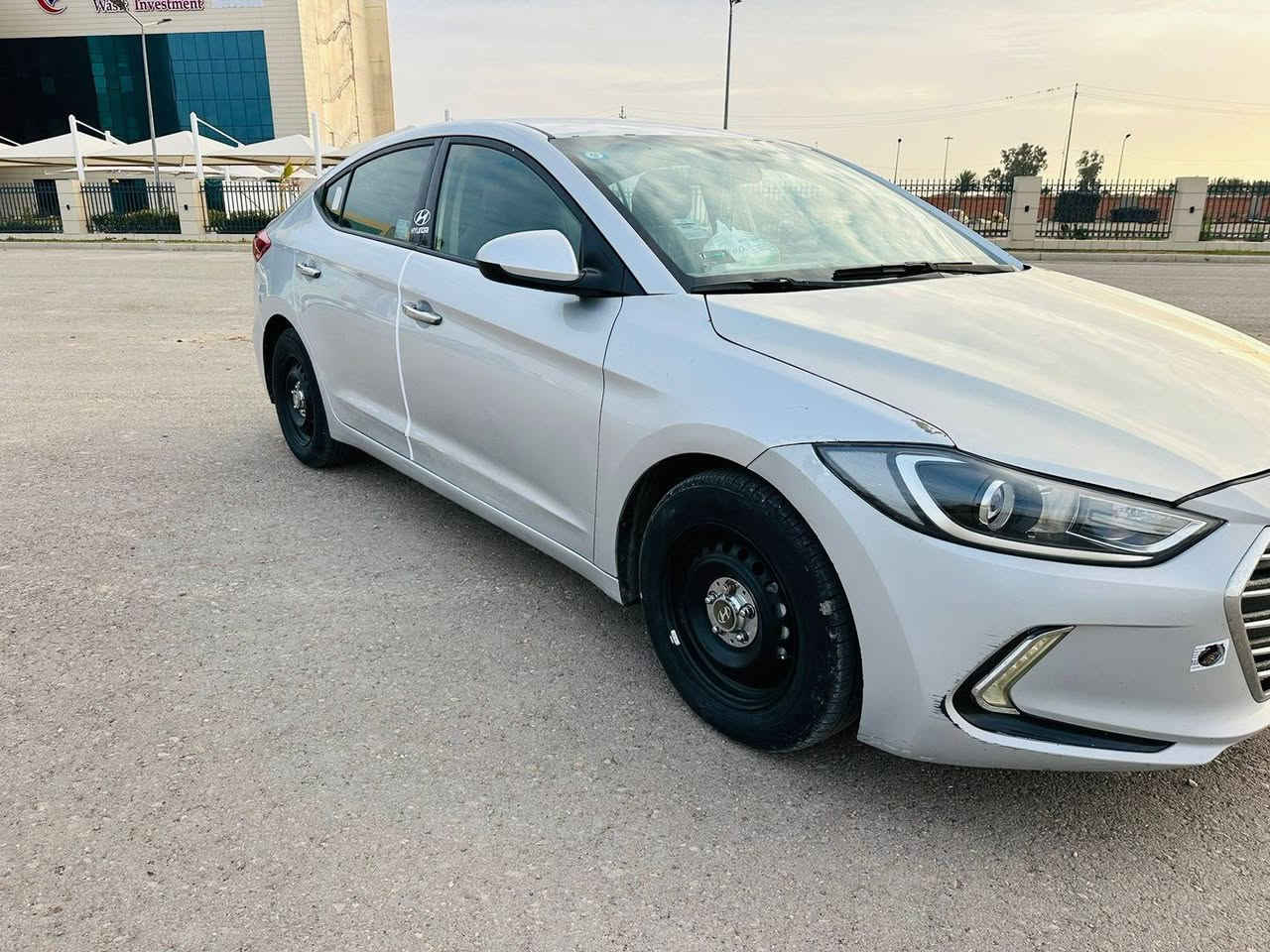 السلام عليكم
***********
***********
للبيع النترا موديل ٢٠١٧ وارد أمريكي حادث بنيد وجاملغ فقط
سيارة جديدة معنى الكلمة
رقم واسط تحويل مباشر مشروع وطني الرقم الدولي الجديد 
سنويه مجدده لغاية ٢٠٣٠
مكينه ٢٠٠٠ دوش
كير AT
تحكم ستيرن جهتين كروس مثبت سرعه اواكس بلوتوث 
تبريد ثلج 
حداديه جديده 
تخم تاير جديد صارله شهر من شاده 
ماشيه ١٤٦
مكاني كوت 
السعر ١١٣
